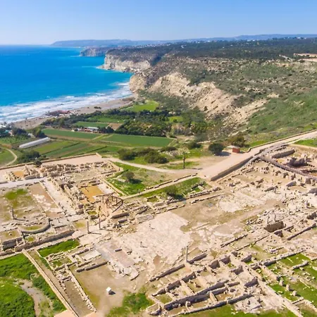 Charoula Thio Βίλα Πόλη